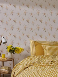 Cream Blush Daisy Bouquet Wallpaper