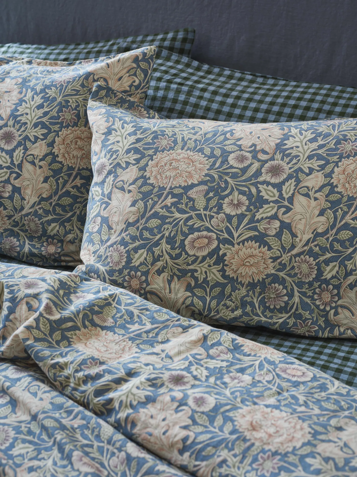 Webbs Blue Double Bough Linen Blend Pillowcases (Pair)