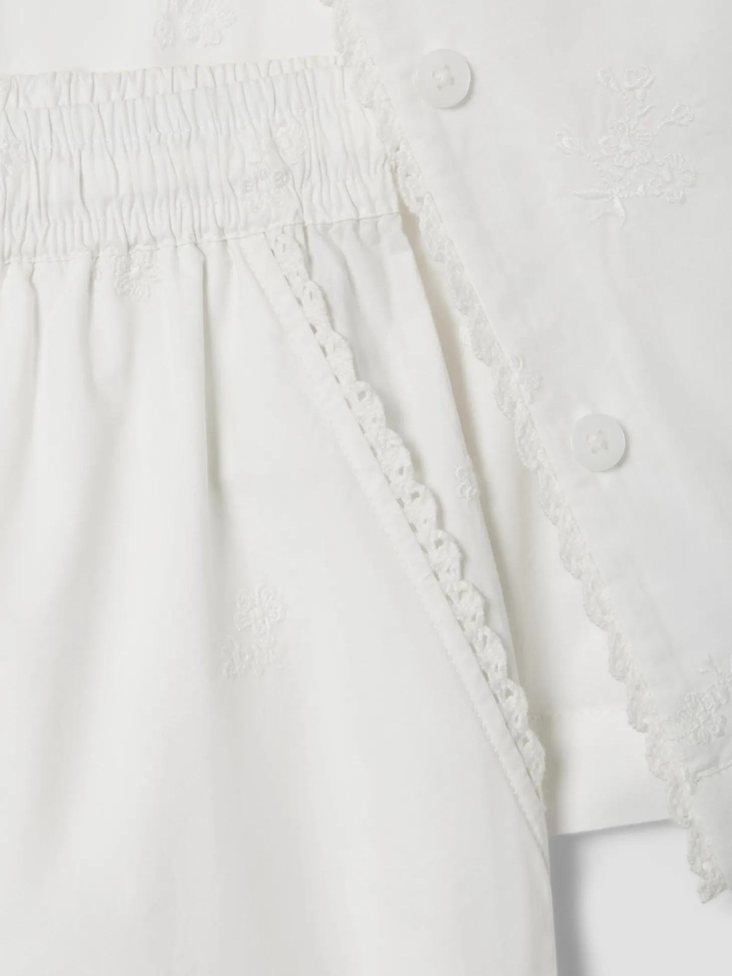 White Floral Embroidered Cotton Cropped Pants Set