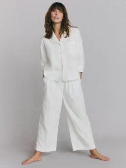 White Floral Embroidered Cotton Cropped Pants Set